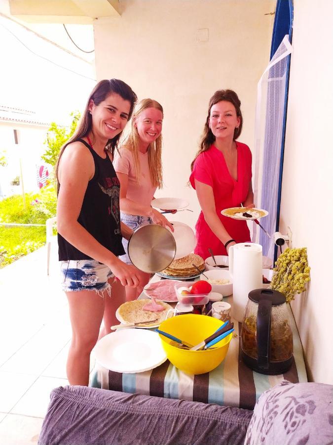 Pinegroove Hostel Vlora Luaran gambar