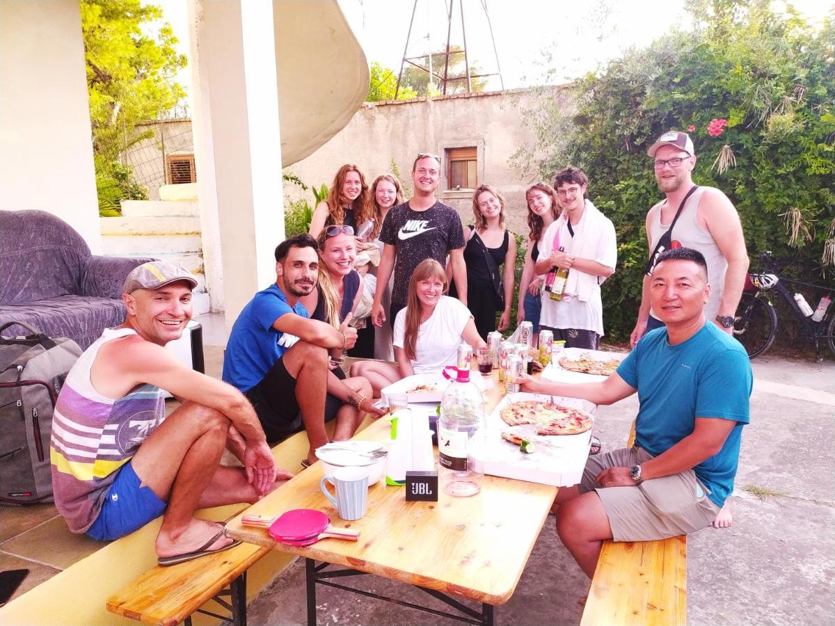 Pinegroove Hostel Vlora Luaran gambar