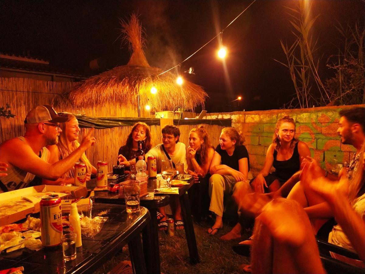 Pinegroove Hostel Vlora Luaran gambar