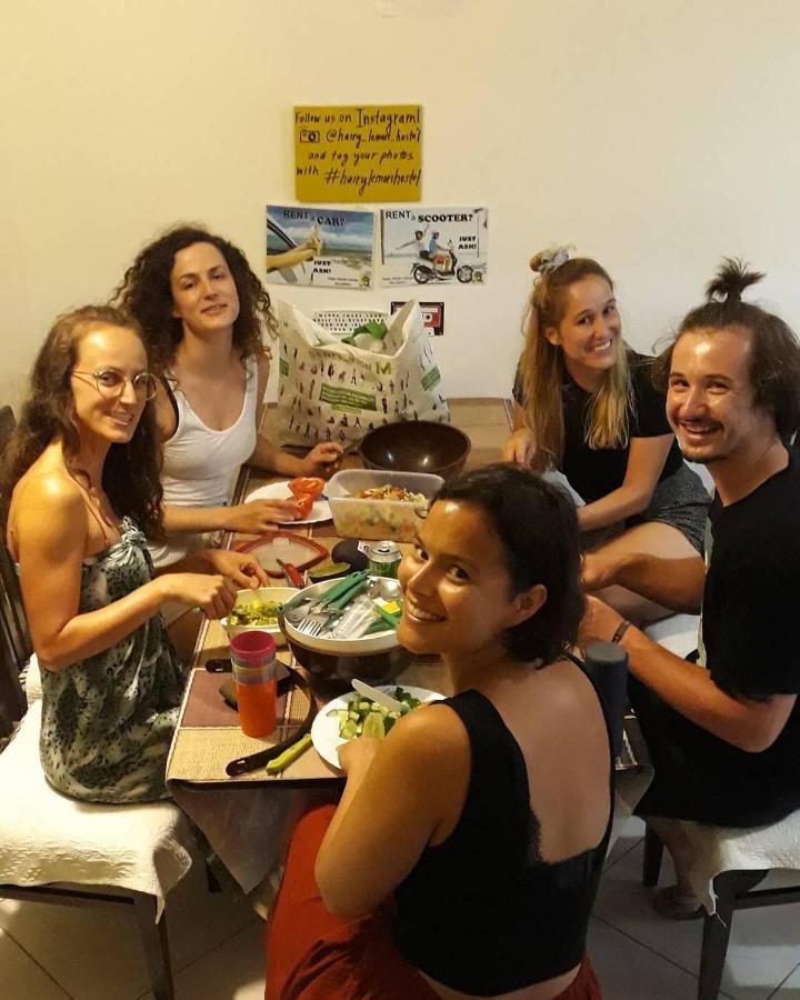 Pinegroove Hostel Vlora Luaran gambar