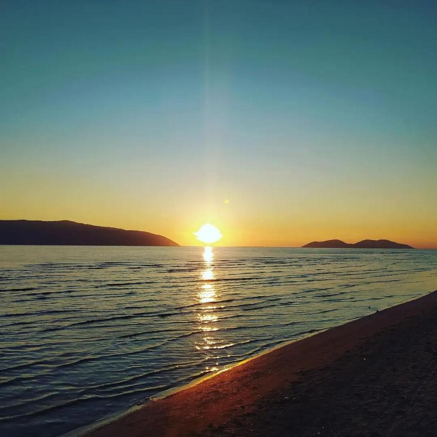 Pinegroove Hostel Vlora Luaran gambar