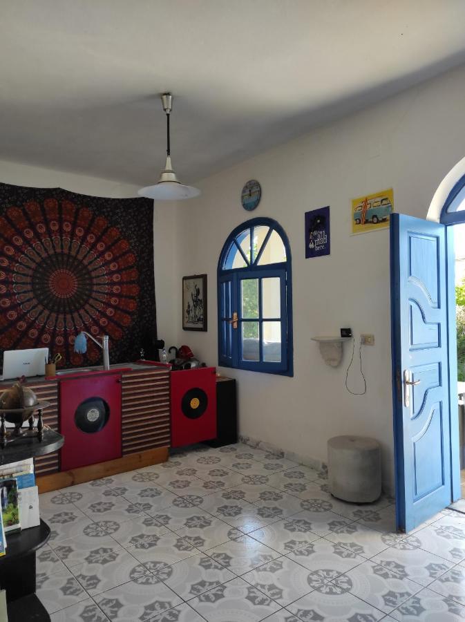 Pinegroove Hostel Vlora Luaran gambar