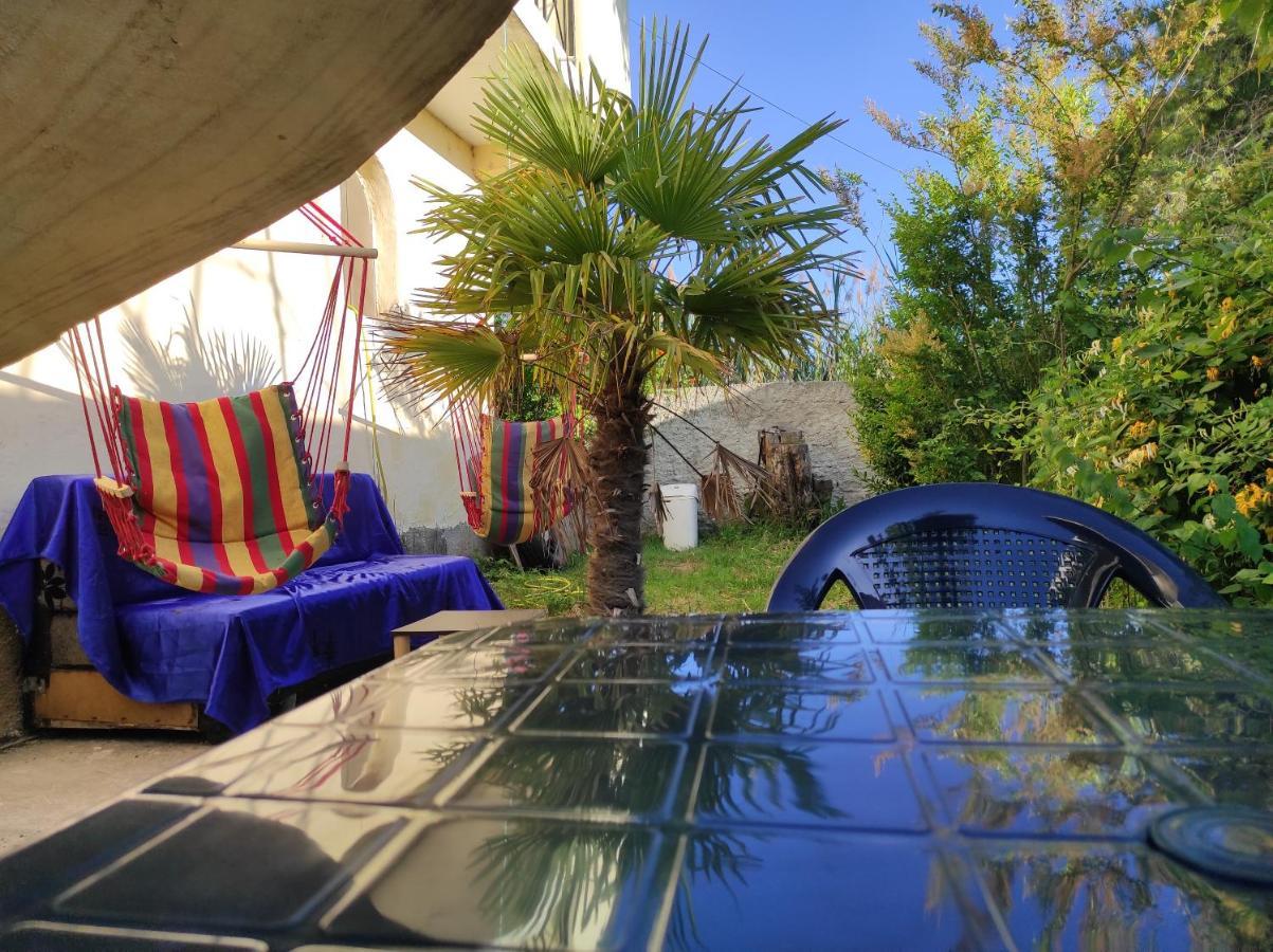 Pinegroove Hostel Vlora Luaran gambar