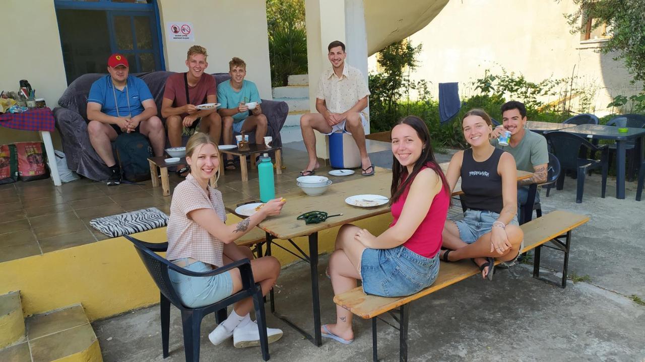 Pinegroove Hostel Vlora Luaran gambar
