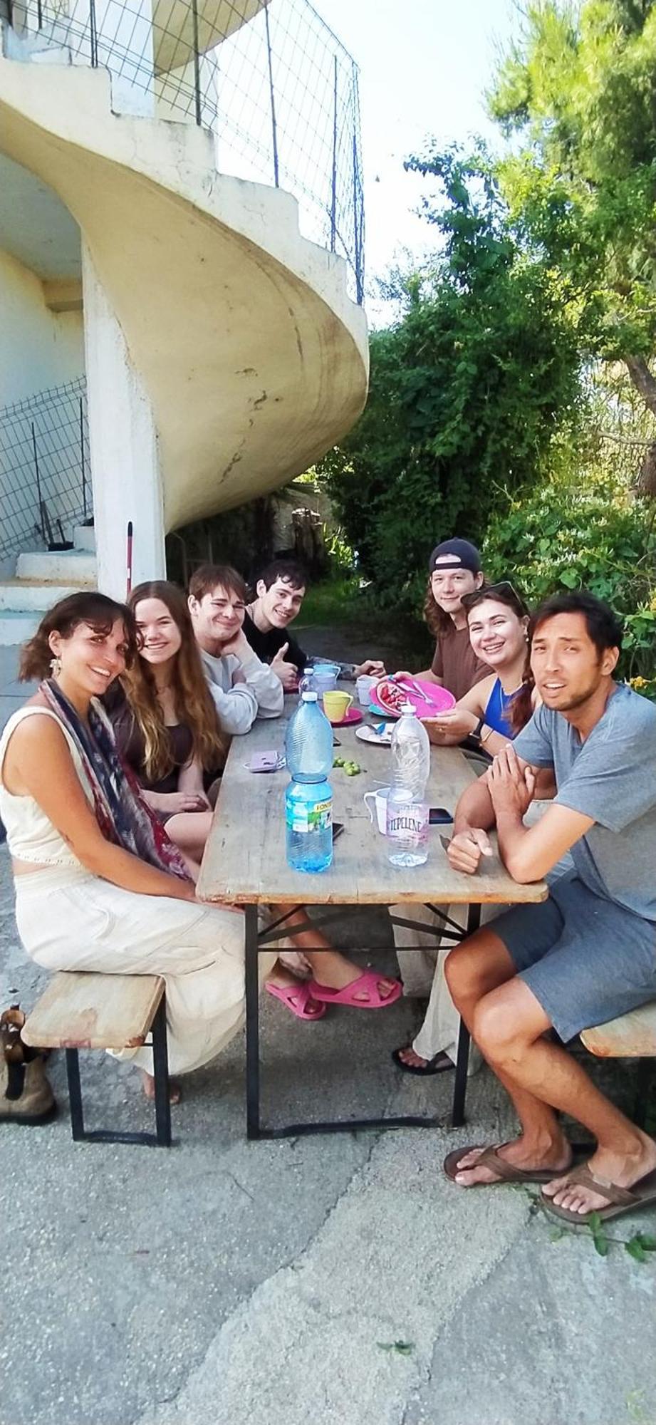 Pinegroove Hostel Vlora Luaran gambar